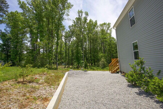 Building Photo - "Charming 3-Bed Oasis with 2.5 Baths on Century Lane, Cameron – Spacious 1744 sq. ft. Retreat!"