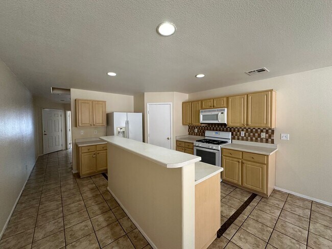 Building Photo - 4bed house ready for occupancy