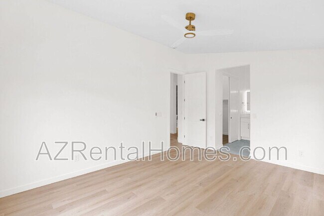 Building Photo - 10431 E Morning Star Dr