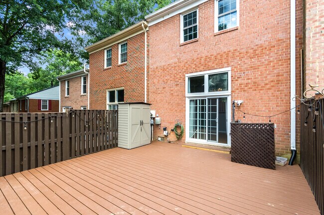 Building Photo - 2346 Horseferry Ct