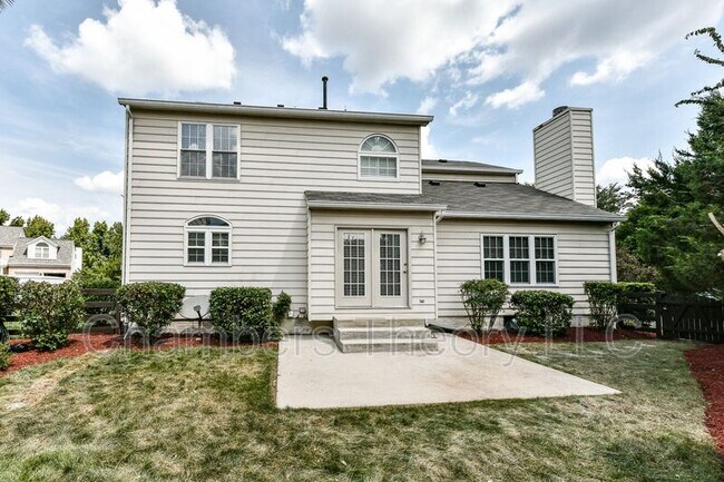 Building Photo - 6033 Woodlake Ln
