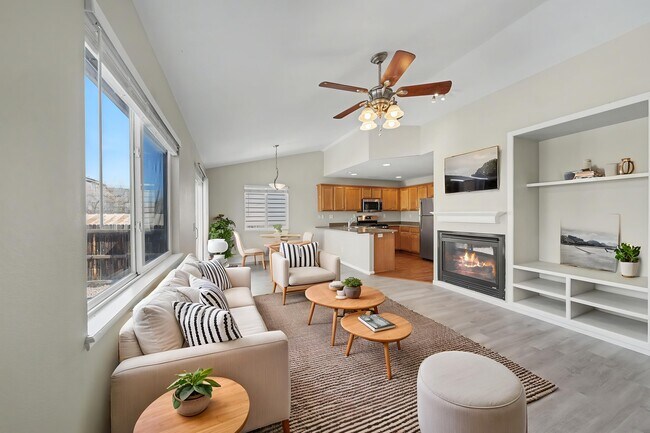 Building Photo - 2326 Klein Pl