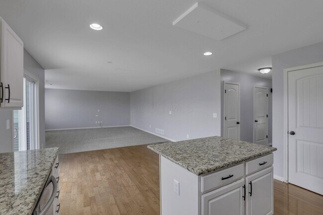 Building Photo - 1701 Marigold St