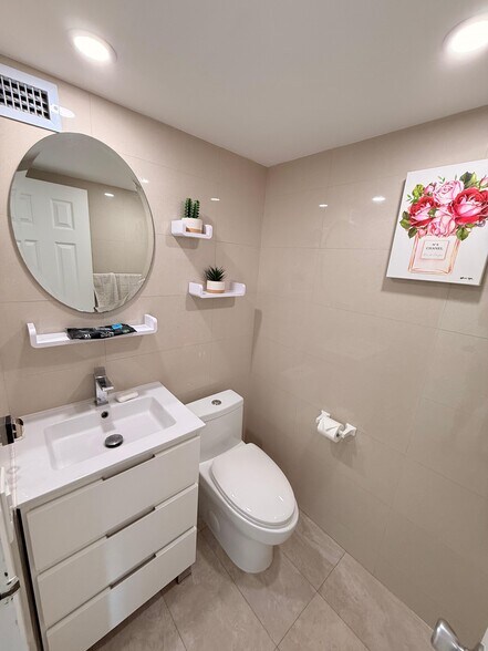 Building Photo - 6969 Collins Ave