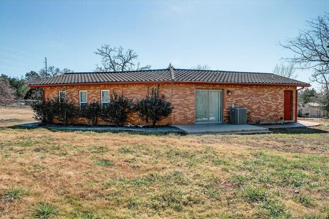 Building Photo - 1059 State Hwy 95