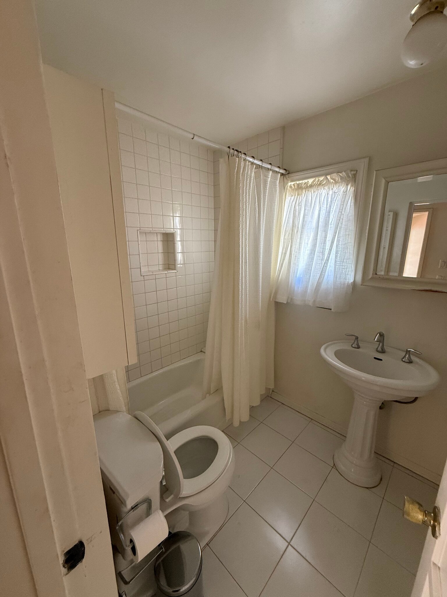 Building Photo - 11636 Valley Spring Ln