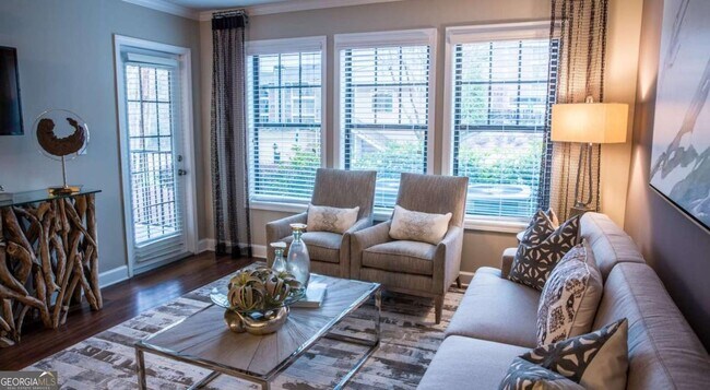 Building Photo - 100 Pinhurst Dr