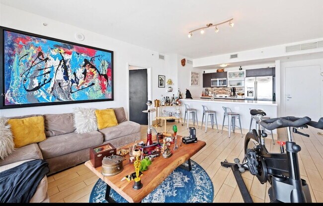 Building Photo - 90 SW 3rd St