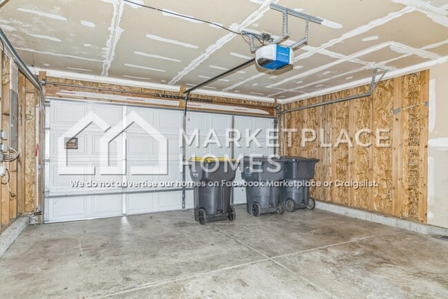 Building Photo - 10760 August Dr