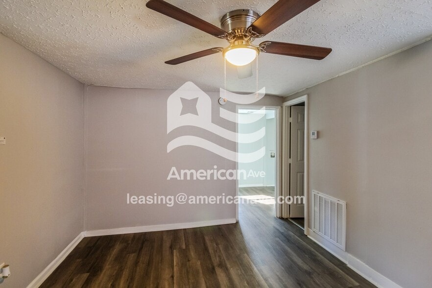 Building Photo - 1912 Lincoln St