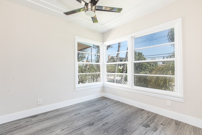 Building Photo - Newly Renovated Apartment Home In Prime Lo...