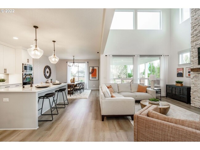 Building Photo - Charming Newer Model Home!