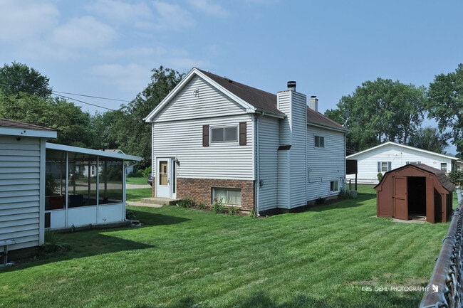 Building Photo - 26415 W Ingleside Shr Rd
