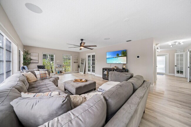 Building Photo - 864 Whippoorwill Row