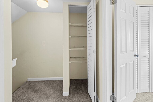 Building Photo - Oceanfront 2 Bedroom Condo with Stunning Views