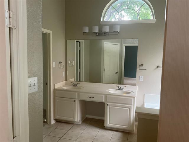 Building Photo - 7163 Bramblebush Dr