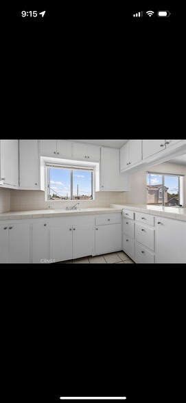 Building Photo - 4302 W 165th St