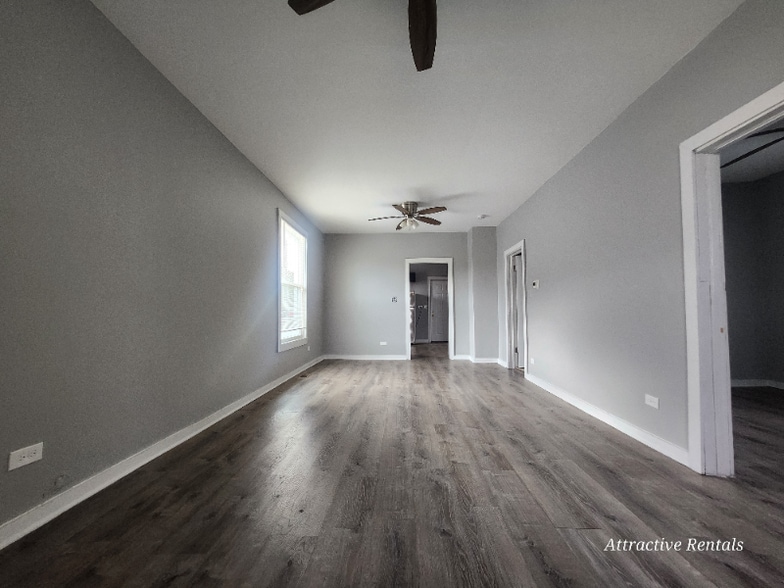 Building Photo - 90 W 80th St