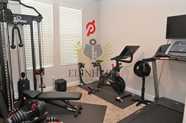 Building Photo - 1439 E Via Albero Dr