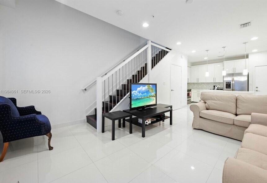 Building Photo - 2641 NE 212th Ter