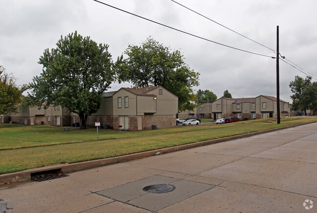 Building Photo - Western Pines Apartments