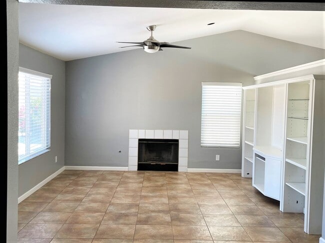 Building Photo - 3+ bedroom, 2 bath pool and spa home