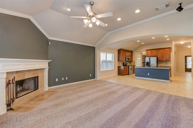 Building Photo - 11 Ebony Oaks Pl