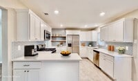Building Photo - 1404 Meadowcrest Dr