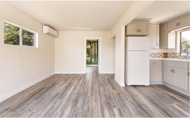 Living Room 2 - 1005 Calzona St