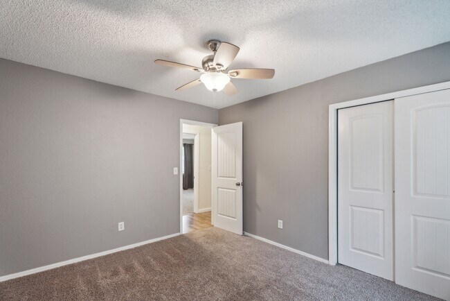 Building Photo - 2904 E Fort Worth St