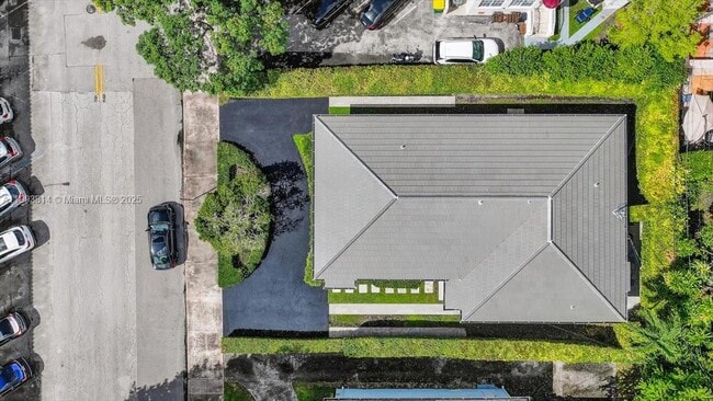 Building Photo - 349 Santander Ave