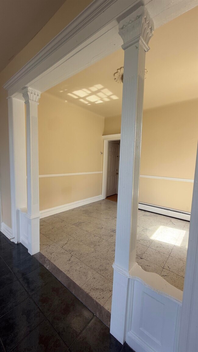 Building Photo - 628 Palisade Ave