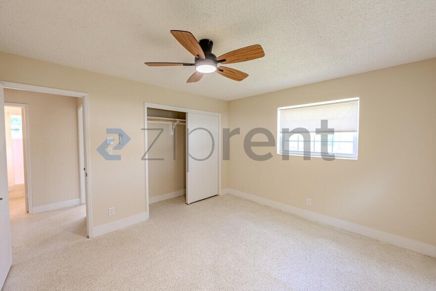 Building Photo - Unit B (Main House)