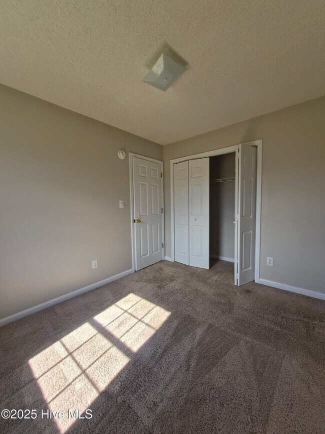 Building Photo - 204 Zachary Ln
