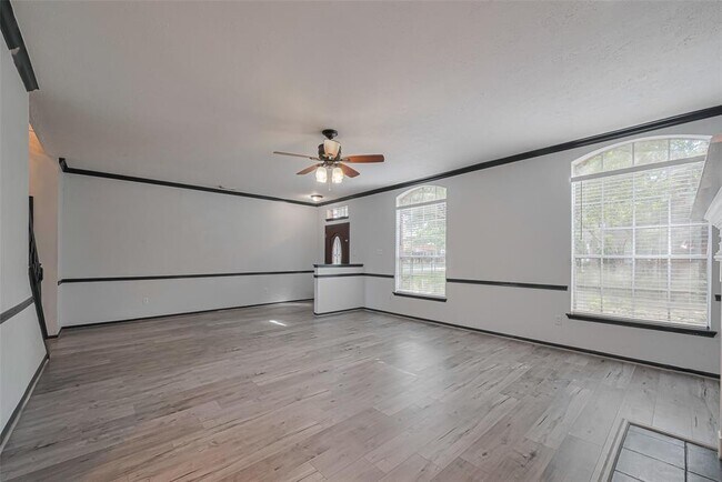Building Photo - 1439 El Camino Village Dr