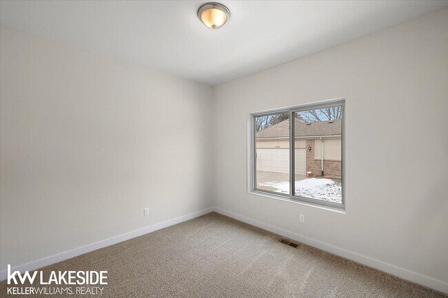 Building Photo - 34450 Maple Ln Dr