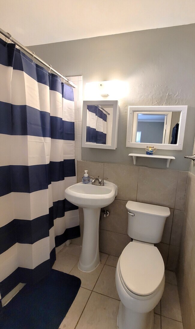 Building Photo - 5401 E 14th Ave