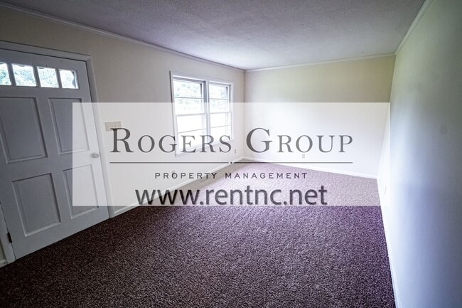 Building Photo - 1690 Bear Pond Rd