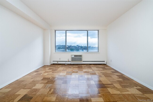 Building Photo - 125 Lake St