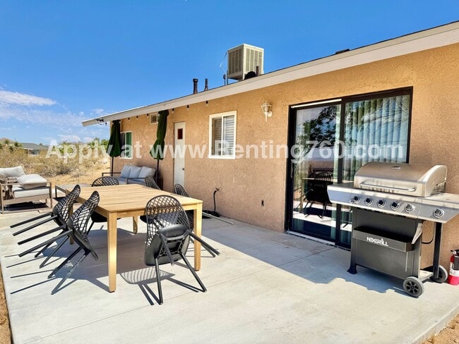 Building Photo - Chic Joshua Tree Retreat with Modern Upgrades