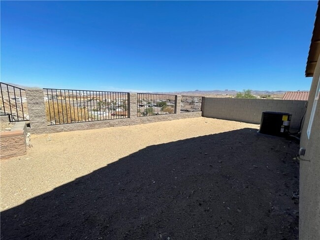 Building Photo - 2411 Vista del Oro