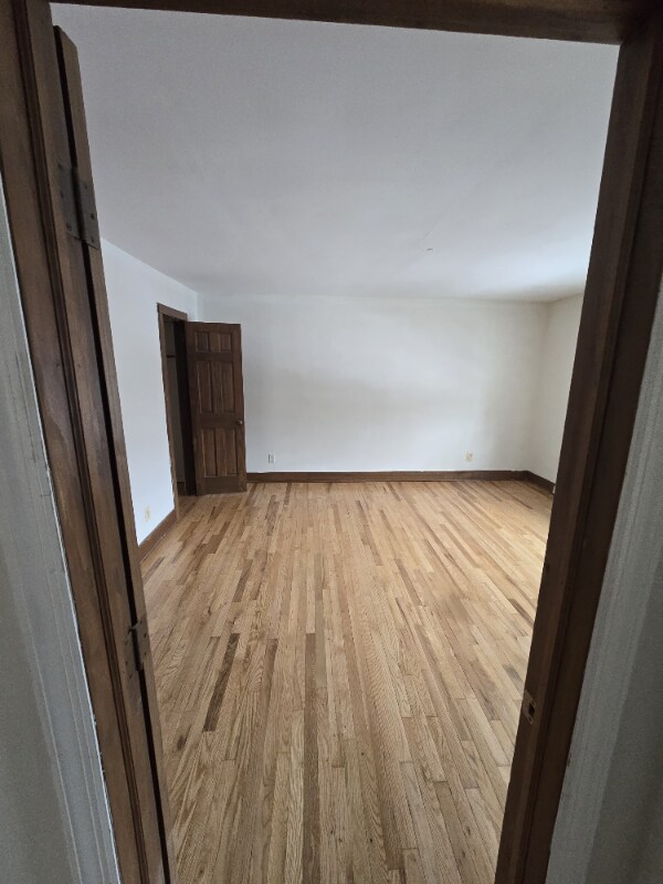 Building Photo - 364 Westwood Ave