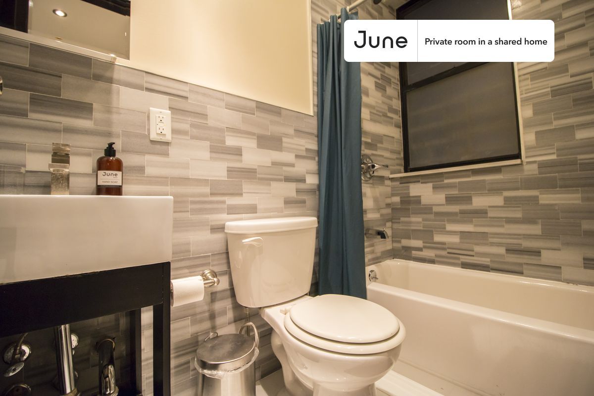 Building Photo - Room in Shared 4 bed/2 bath home