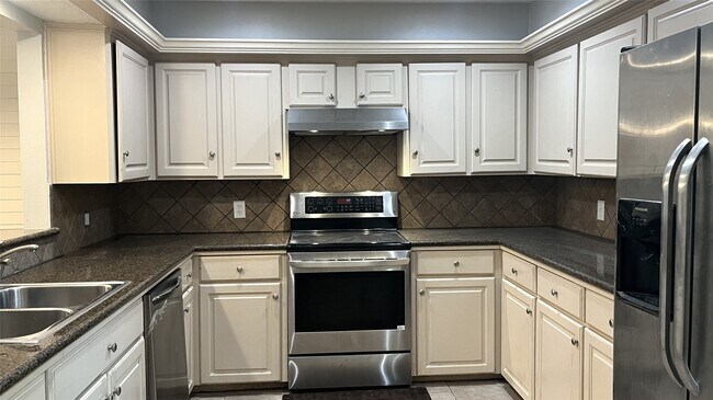 Building Photo - 9959 El Chaco Dr