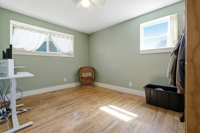 Building Photo - 555 S 1300 E