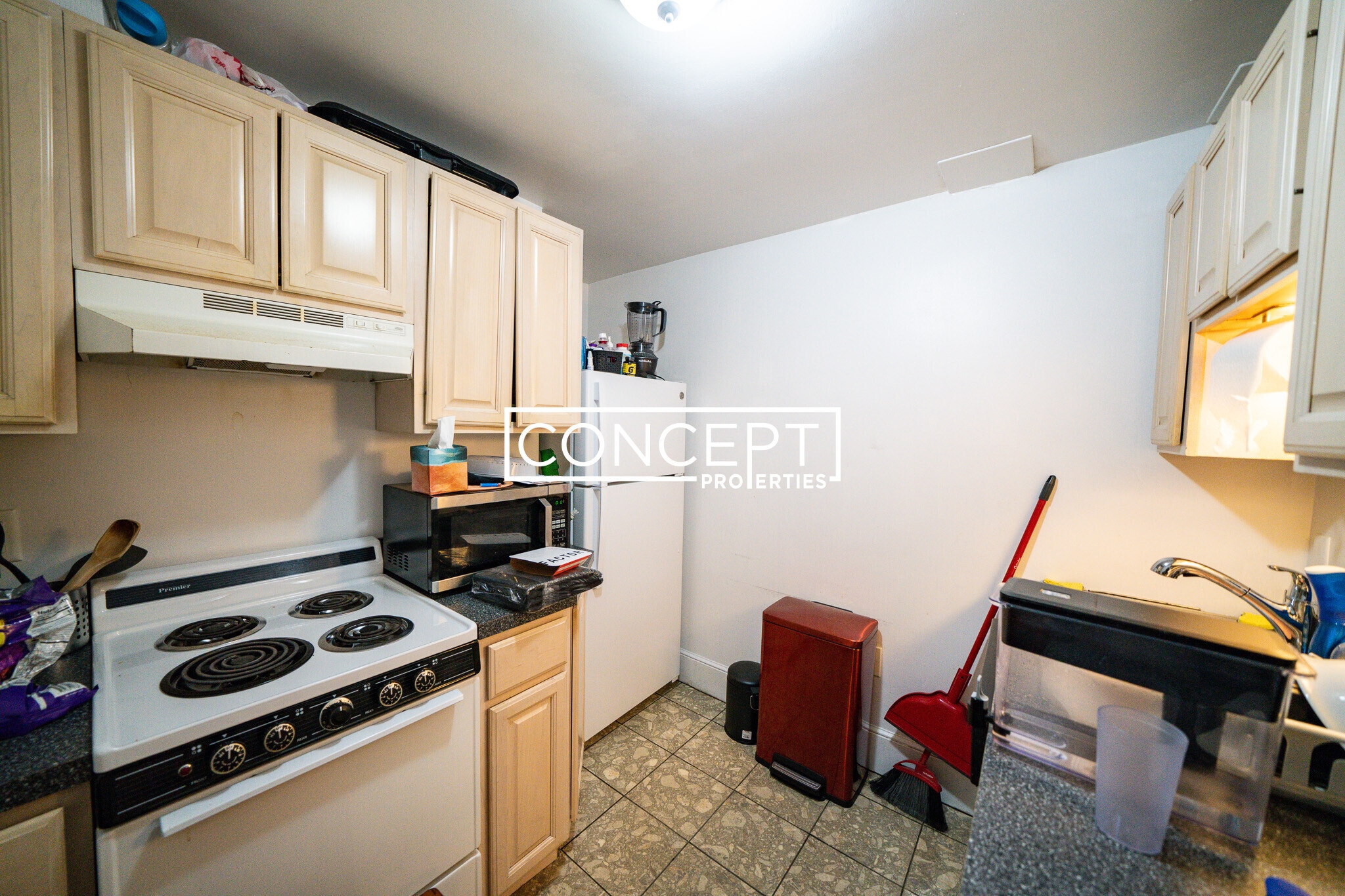 Building Photo - 52 Fenway