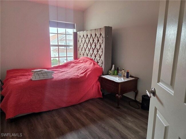 Building Photo - 977 Hampton Cir