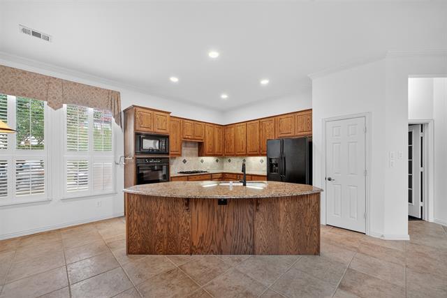 Building Photo - 404 Creekside Dr
