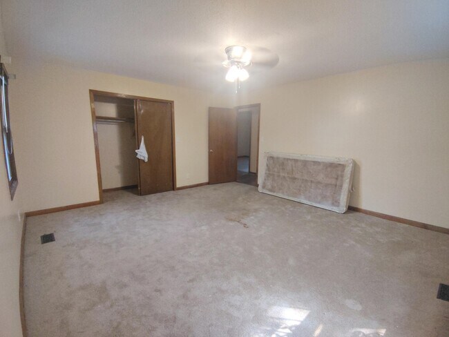 Building Photo - 485 Fayette Corner Dr