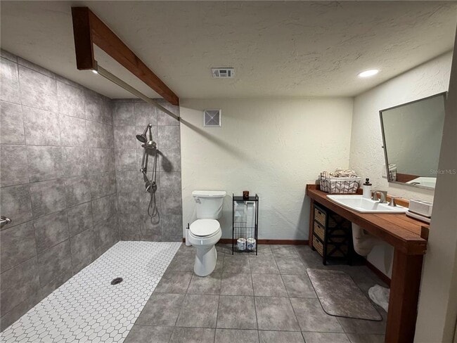 Building Photo - 618 Bird Bay Dr S